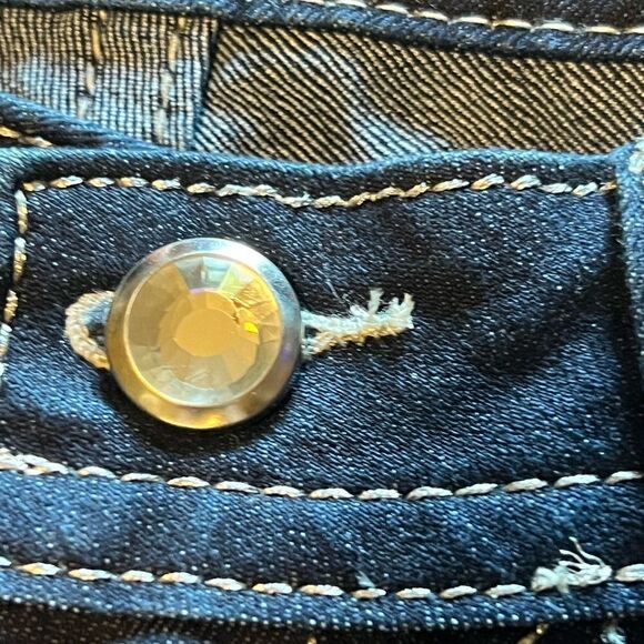 Miss me (NWOT) size 27 low-rise rhinestone embellished & rhinestone button - Picture 6 of 10